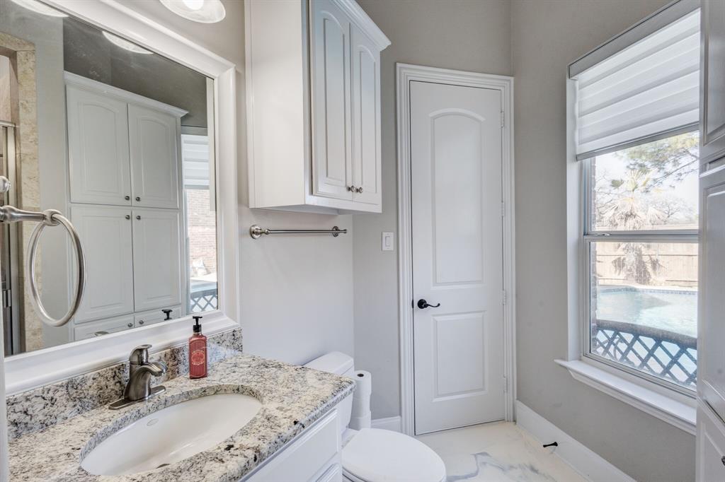 1004 Drake Drive Euless, TX 76039 - Photo 26 of 39