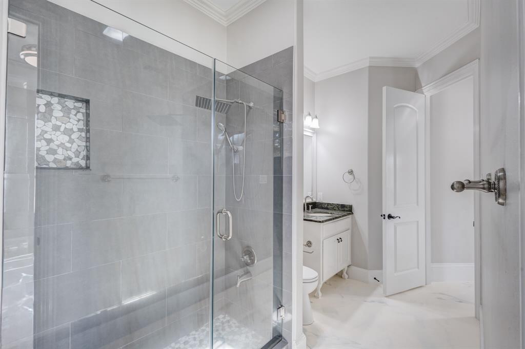 1004 Drake Drive Euless, TX 76039 - Photo 33 of 39