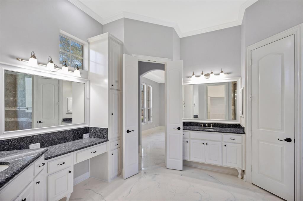 1004 Drake Drive Euless, TX 76039 - Photo 38 of 39