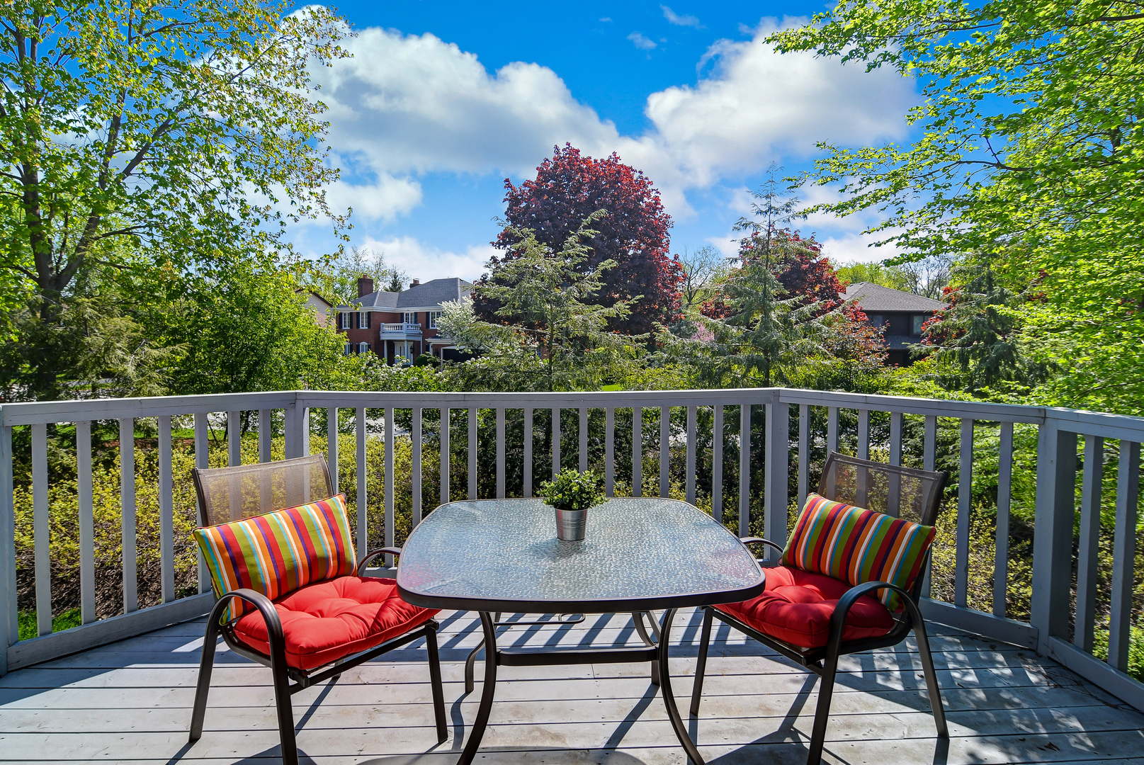 11 Southgate Court Burr Ridge, IL 60527 - Photo 15 of 39 a view of a chairs and table on the deck