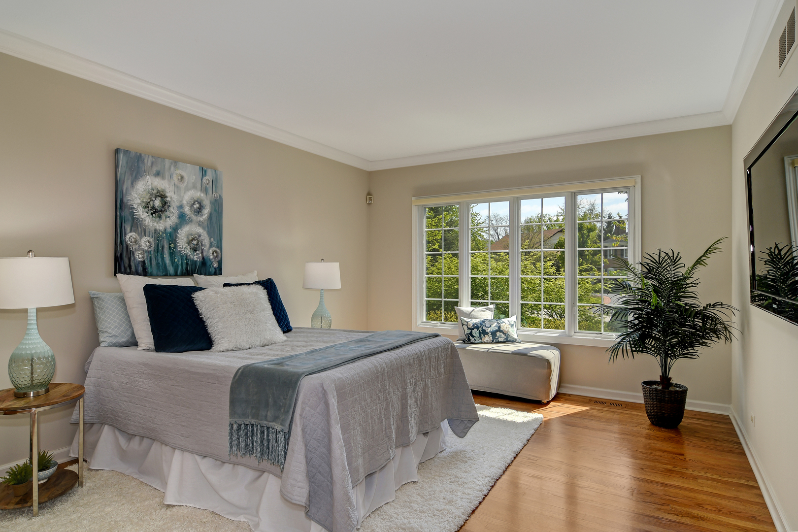 11 Southgate Court Burr Ridge, IL 60527 - Photo 19 of 39 a bed room with a bed and a large window