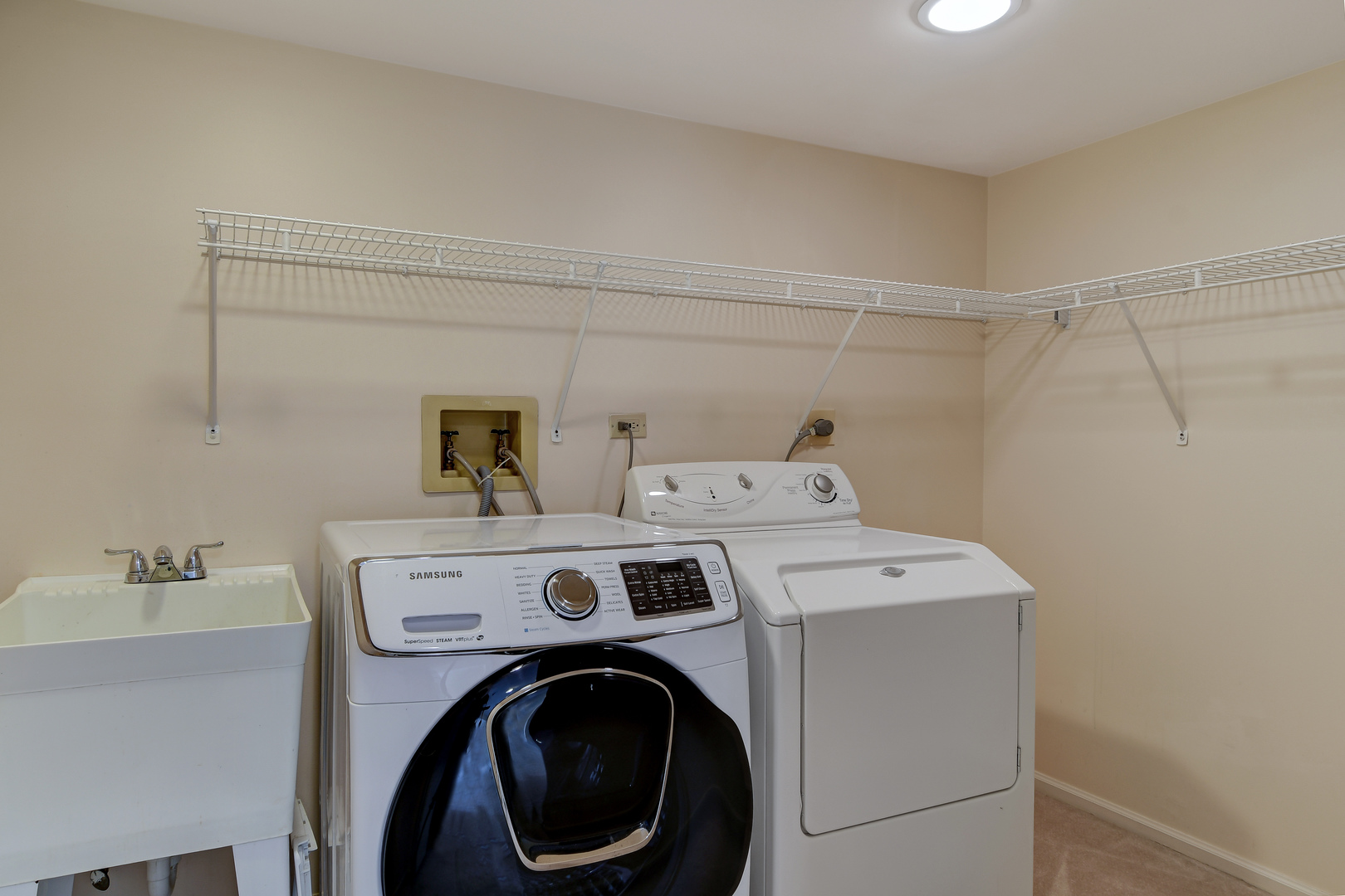 11 Southgate Court Burr Ridge, IL 60527 - Photo 29 of 39 a utility room with dryer and washer