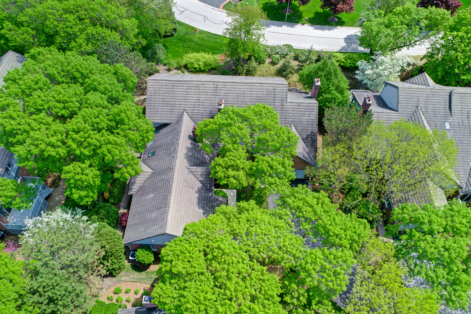 11 Southgate Court Burr Ridge, IL 60527 - Photo 33 of 39 an aerial view of garden with house