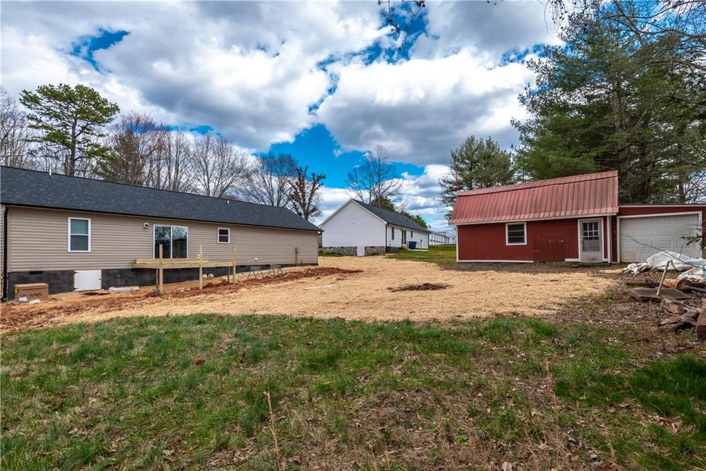 607 10th Street Southwest Conover, NC 28613 - Photo 6 of 28 Gallery Image 6