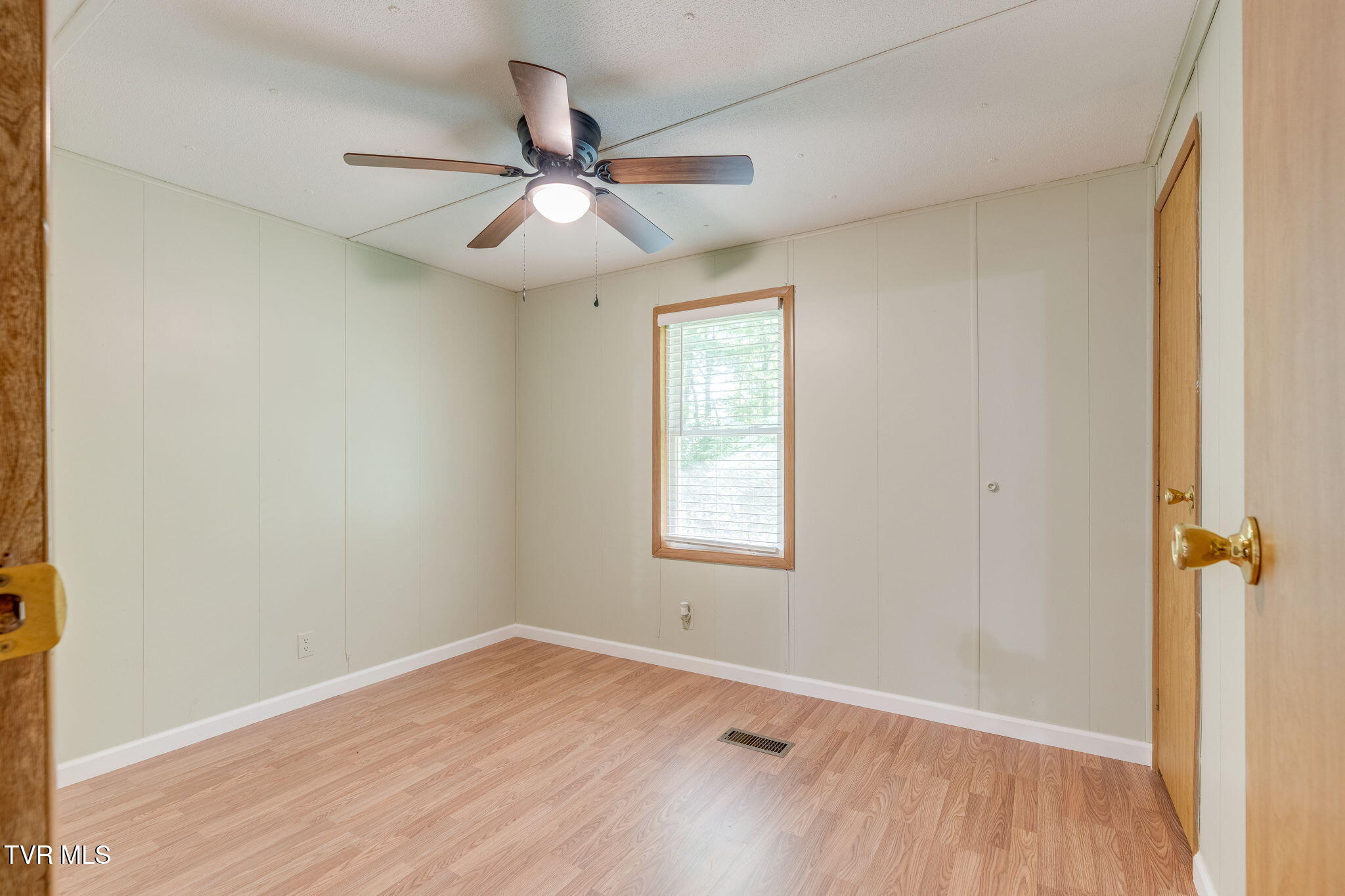 1447 Clawson Road Jonesville, VA 24263 - Photo 20 of 43 019