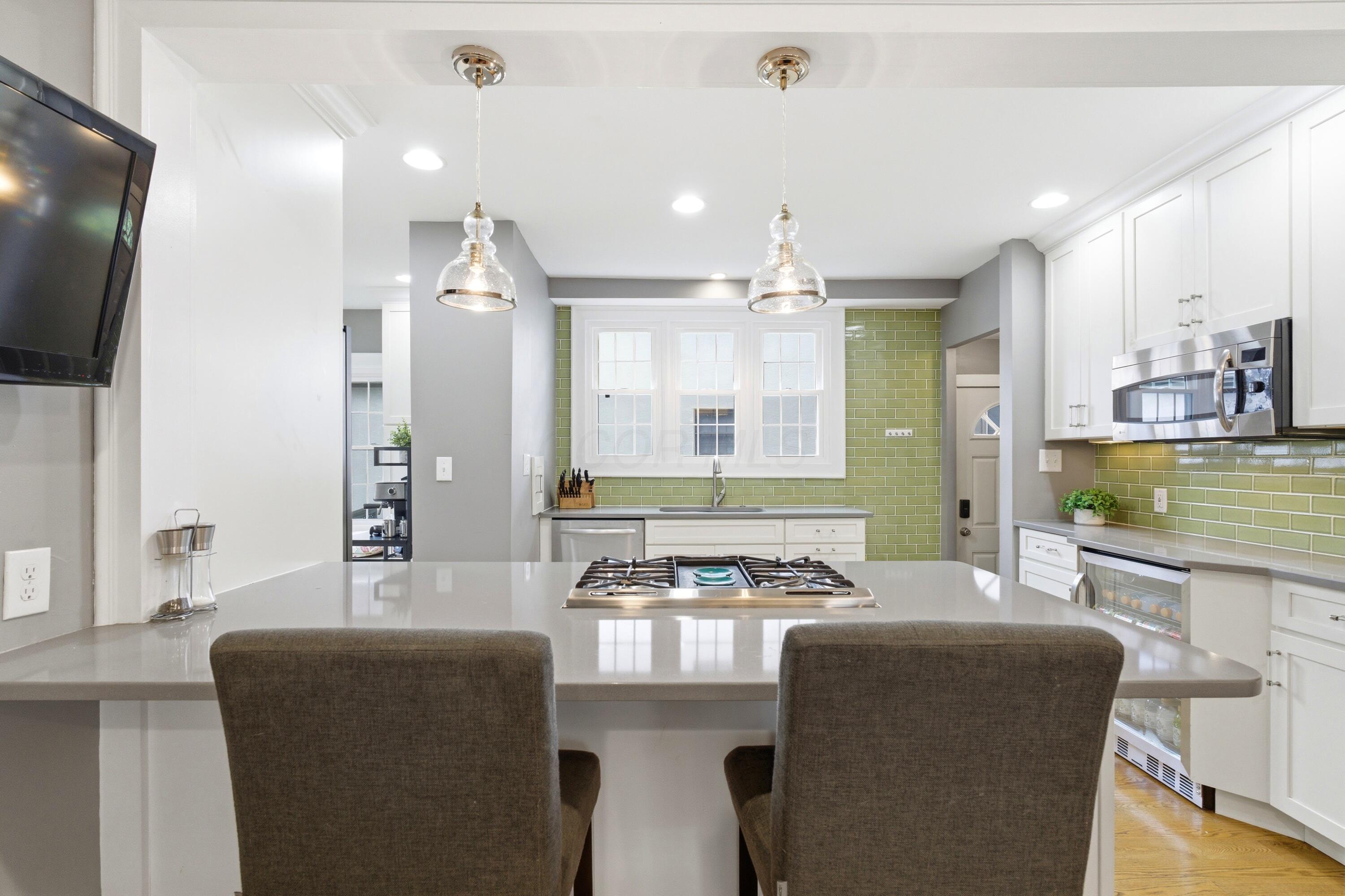 2565 Bexley Park Road Bexley, OH 43209 - Photo 13 of 55 Eating space/ Kitchen