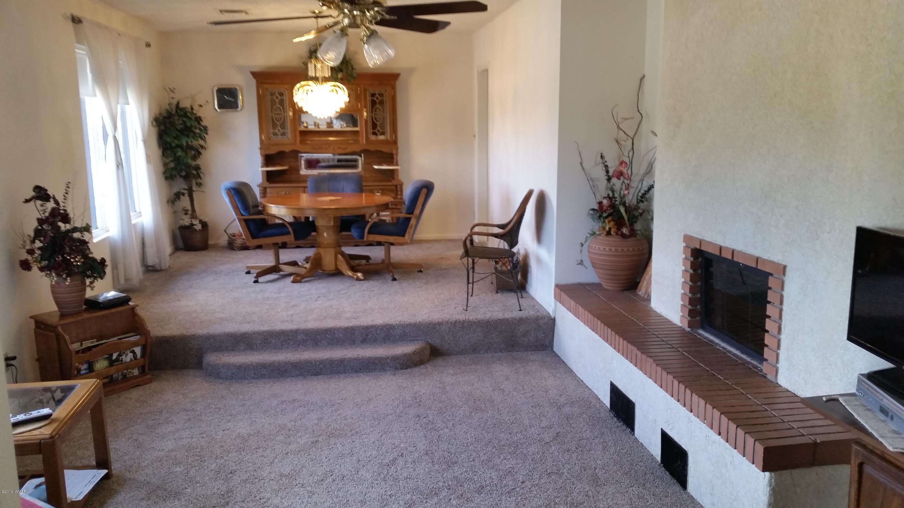 791 West 4th Street South Snowflake, AZ 85937 - Photo 6 of 46 a view of a livingroom with furniture and a potted plant