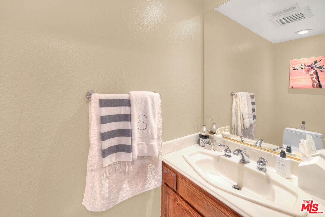 5624 Las Virgenes Road, Unit 19 Calabasas, CA 91302 - Photo 12 of 25