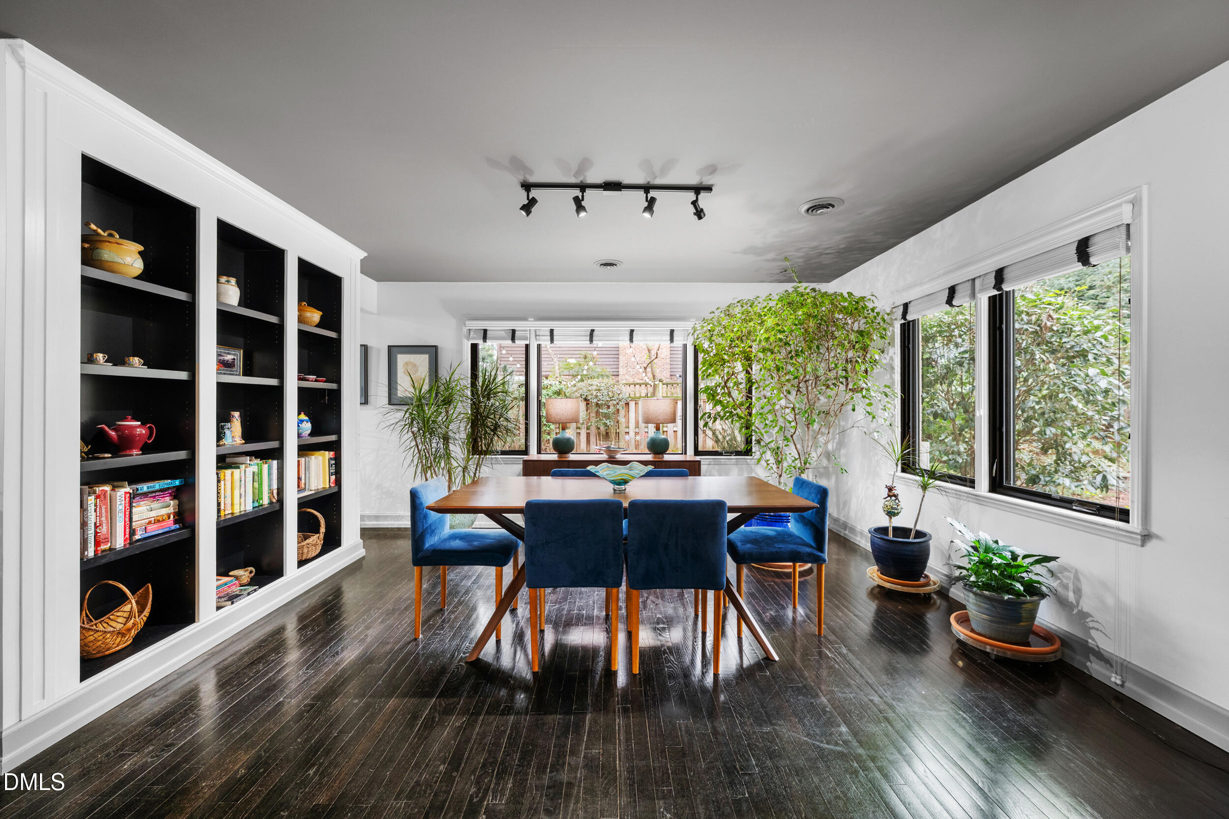 1201 Bancroft Street Raleigh, NC 27612 - Photo 13 of 47 Dining area 2