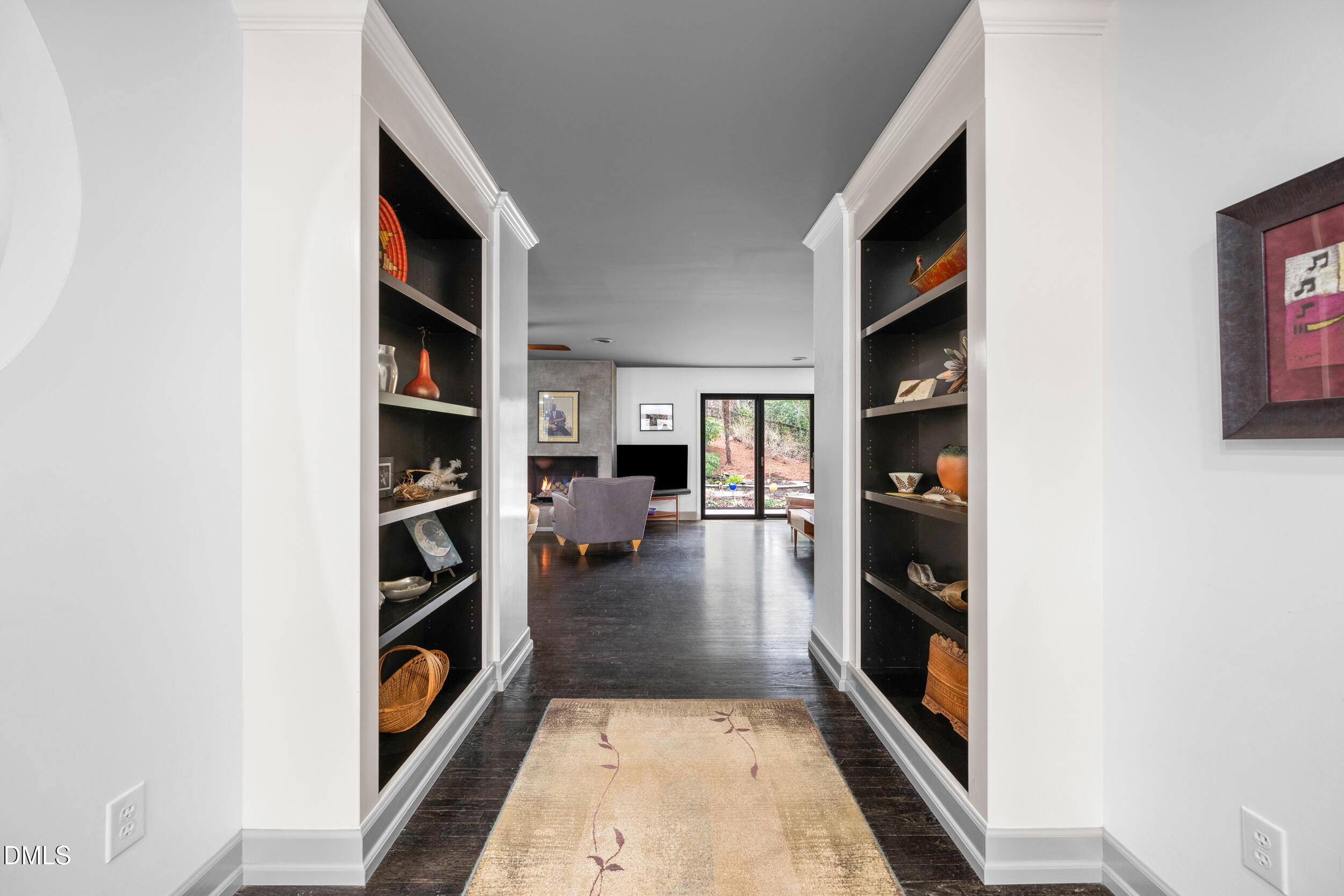 1201 Bancroft Street Raleigh, NC 27612 - Photo 5 of 47 Foyer looking in