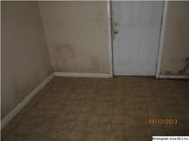 713 Seminole Circle Fairfield, AL 35064 - Photo 5 of 8