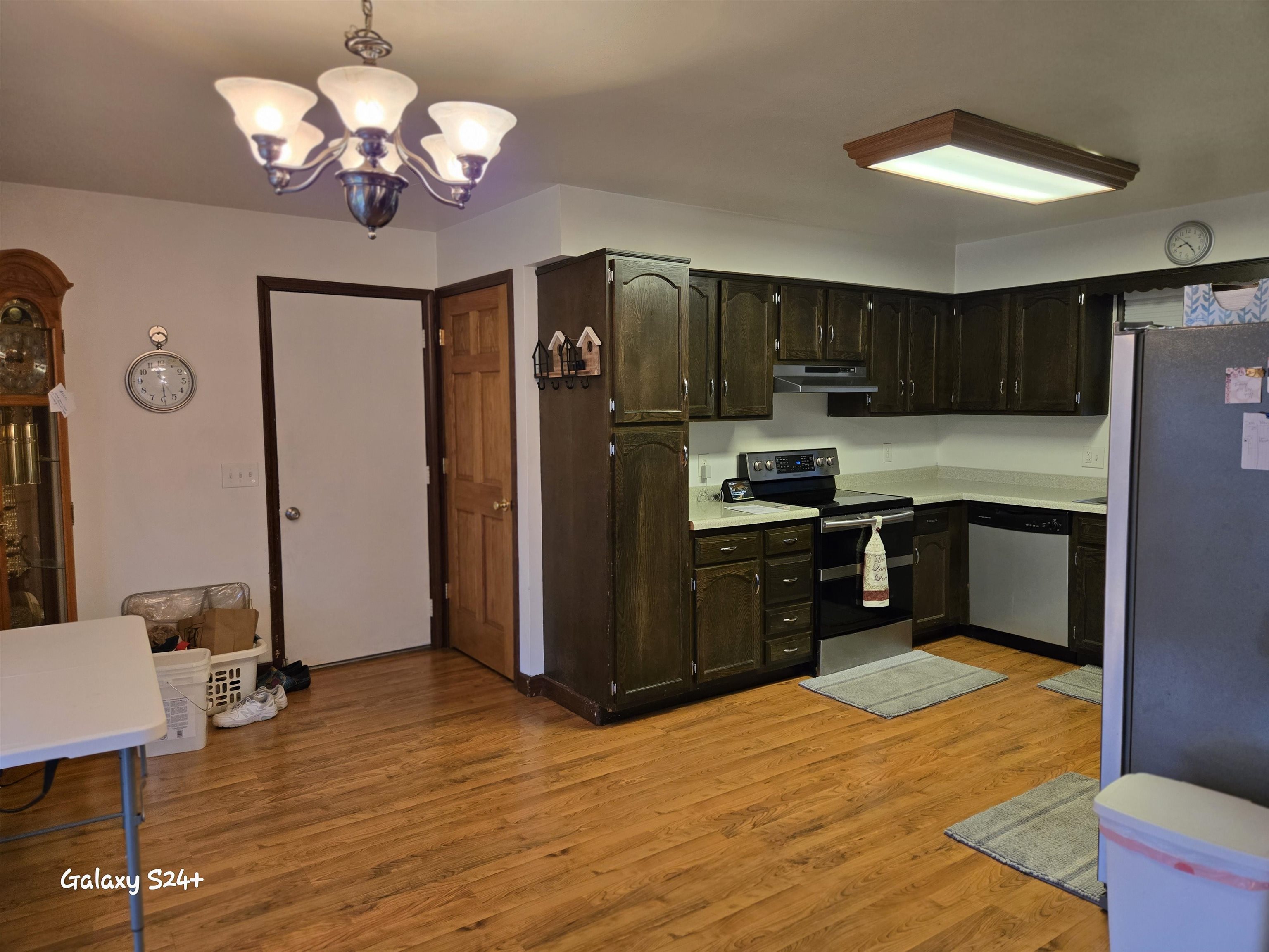 2838 Sunderland Road Lansing, MI 48911 - Photo 11 of 32 50195133-d37839ff-d5d8-4d86-bfcb-2417fc072fcf.JPG