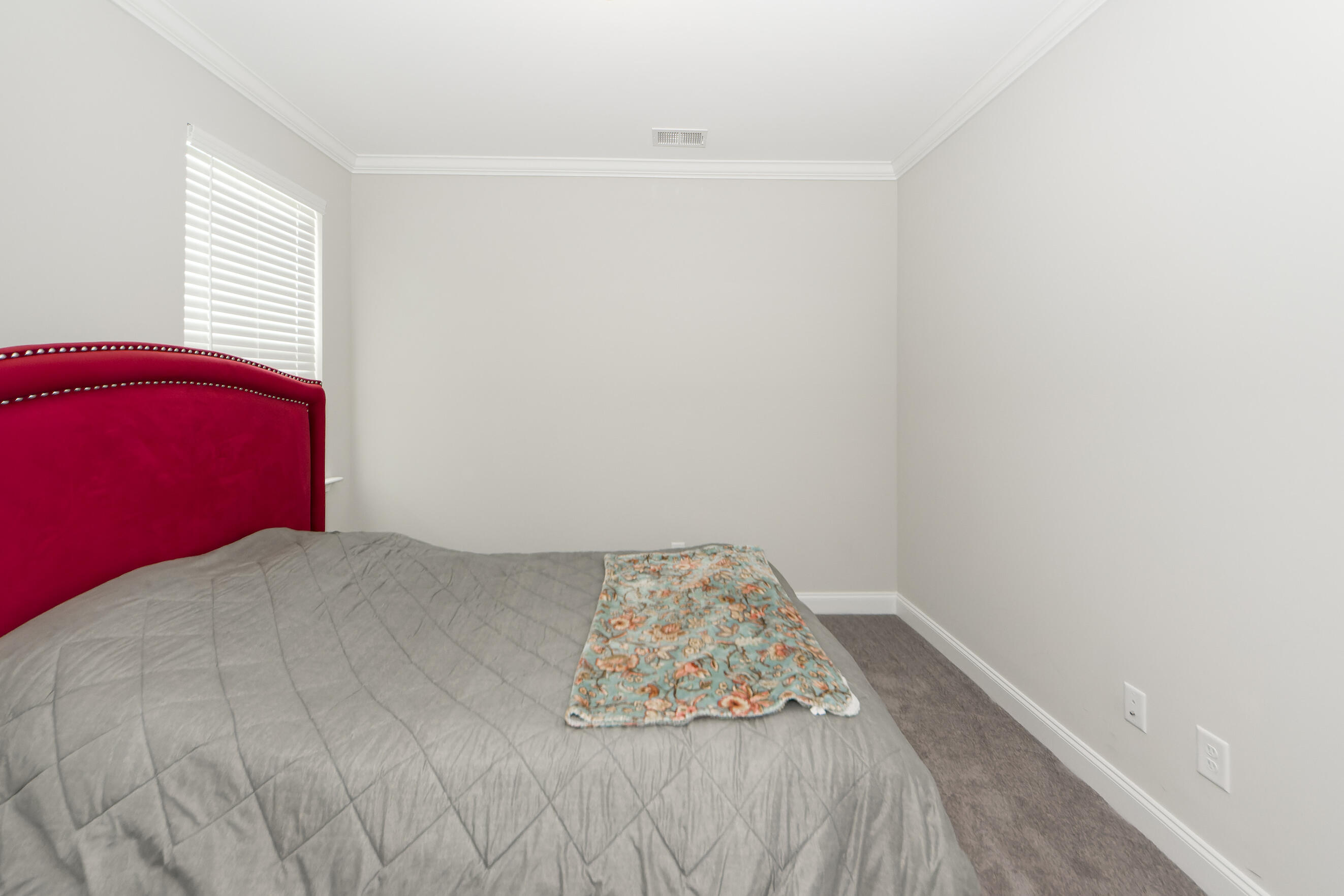 7843 Montview Road North Charleston, SC 29418 - Photo 4 of 33 04