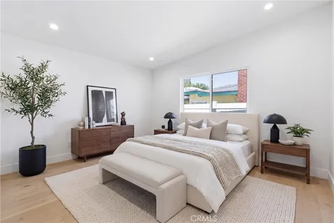 $2,399,999 | 5016 Rubio Avenue, Encino, CA 91436
