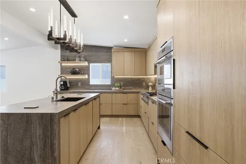 $2,399,999 | 5016 Rubio Avenue, Encino, CA 91436
