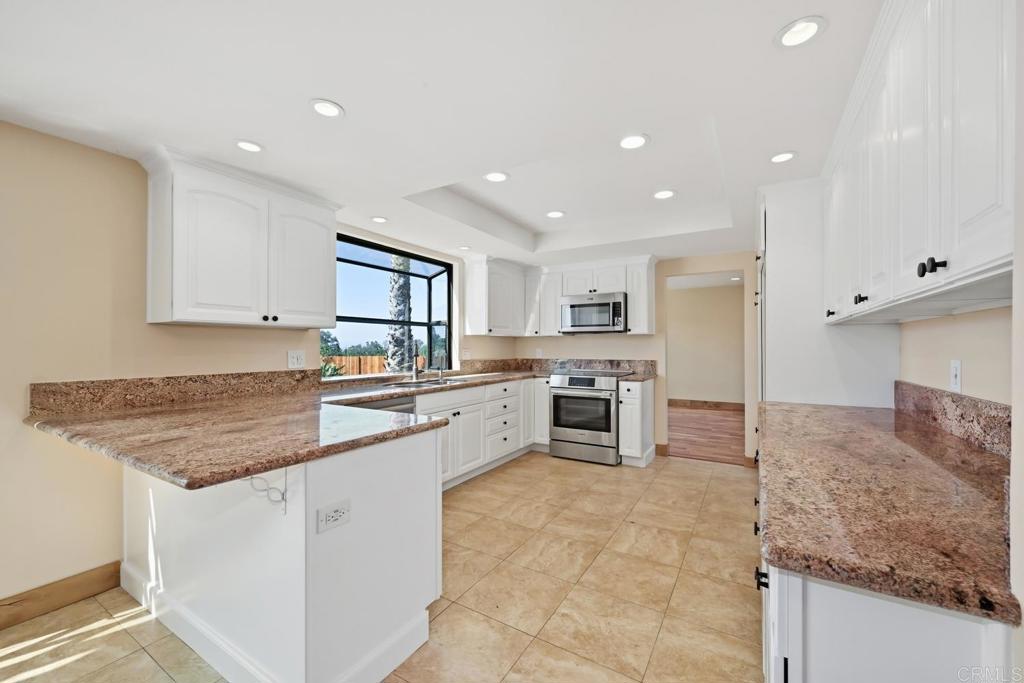 1820 Elevado Road Vista, CA 92084 - Photo 12 of 39 Gallery Image 12