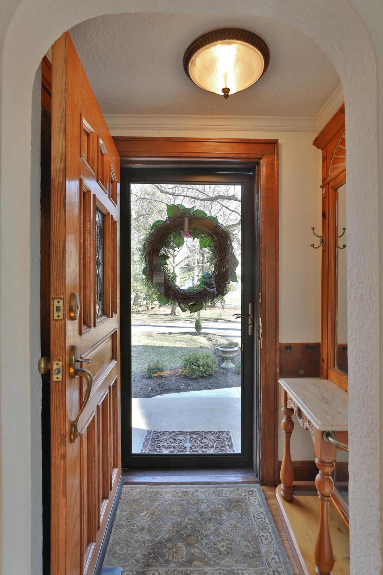 205 Aldrich Road Columbus, OH 43214 - Photo 4 of 77 205-Aldrich-04