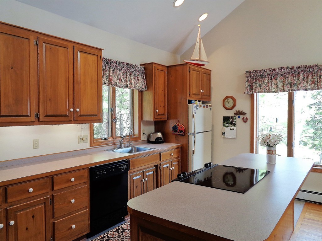 15 Carey Road Sturbridge, MA 01566 - Photo 4 of 30 Gallery Image 4
