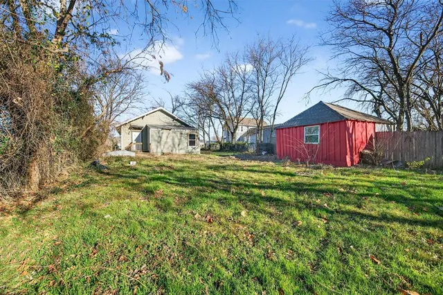 $1,500 | 710 East Lamar Street, Sherman, TX 75090