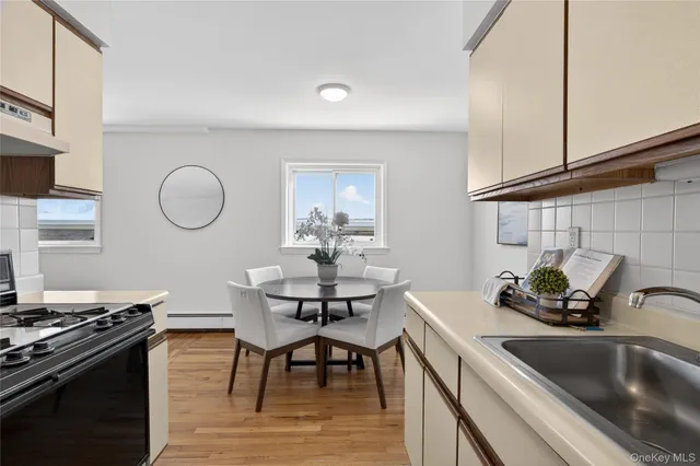 $339,000 | 1 Toms Point Lane, Unit C BUILDING 1, Port Washington, NY 11050