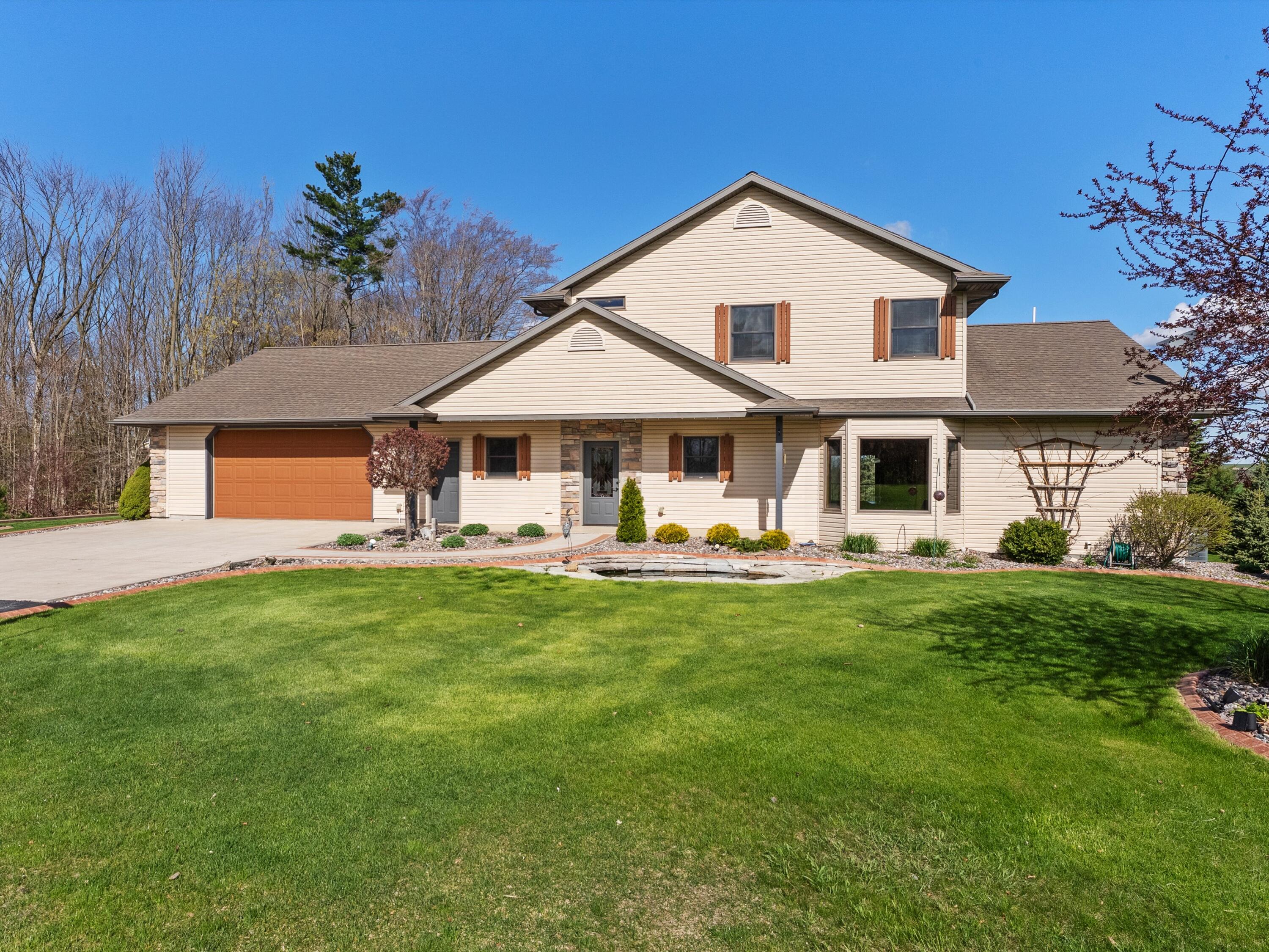 4818 Maplecrest Ridge Road Franklin, WI 54247 - Photo 2 of 62 4818 Maplecrest Ridge Rd