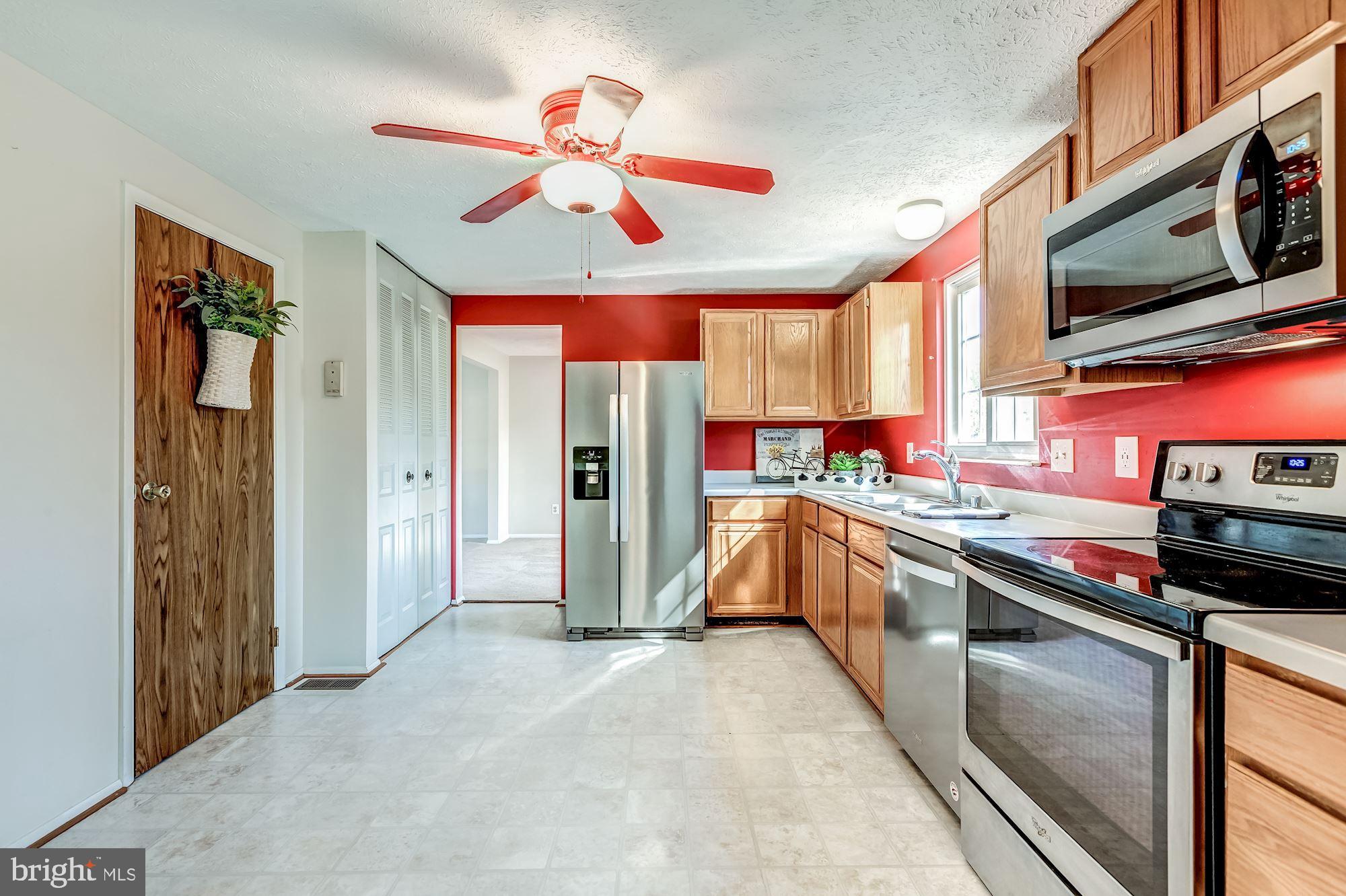4361 Cub Run Road Chantilly, VA 20151 - Photo 17 of 41 kitchen view