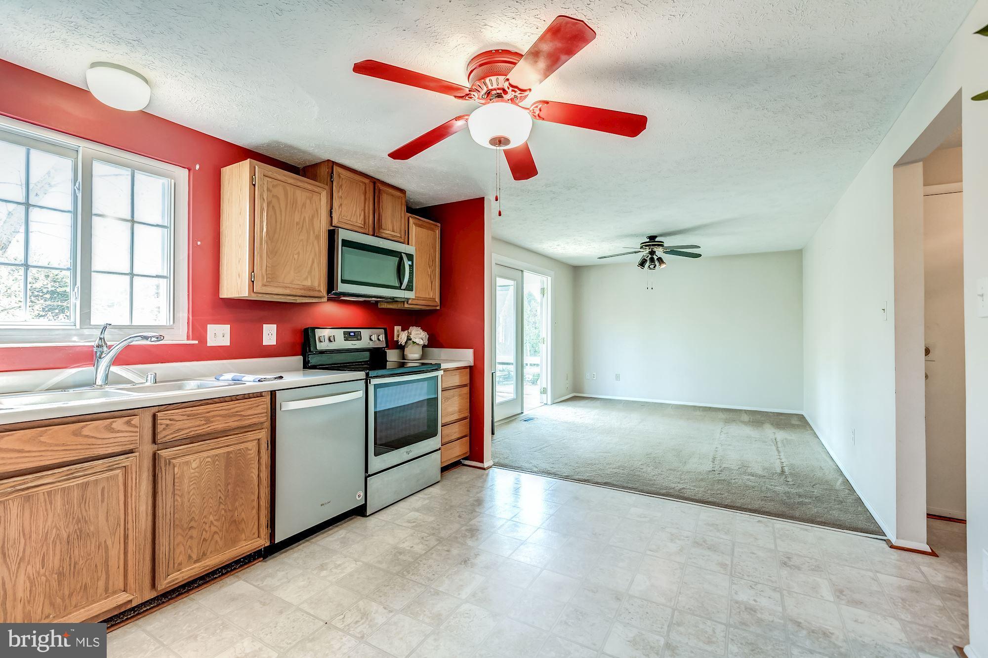 4361 Cub Run Road Chantilly, VA 20151 - Photo 18 of 41 kitchen/family combo