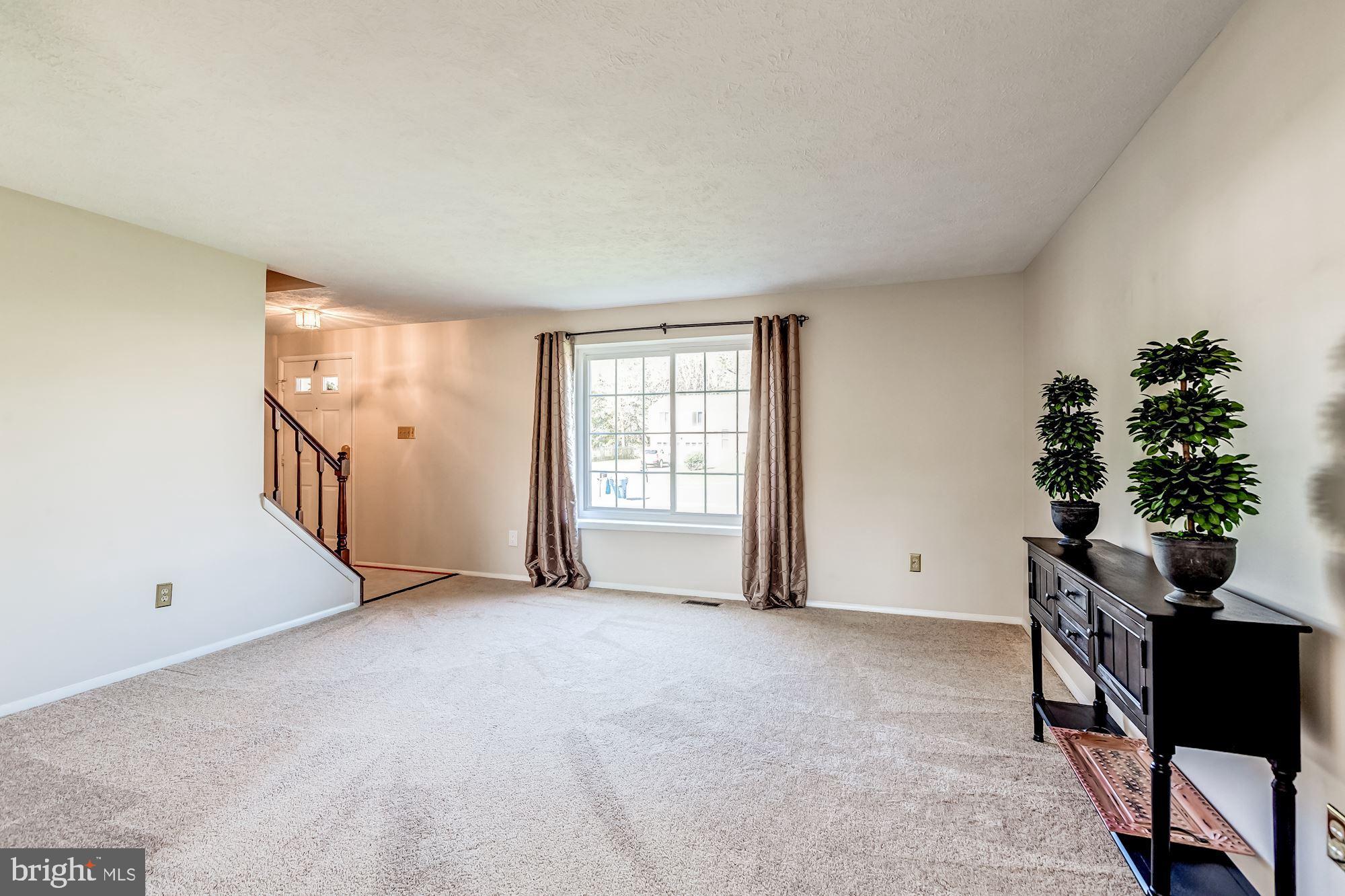 4361 Cub Run Road Chantilly, VA 20151 - Photo 6 of 41 main level living room