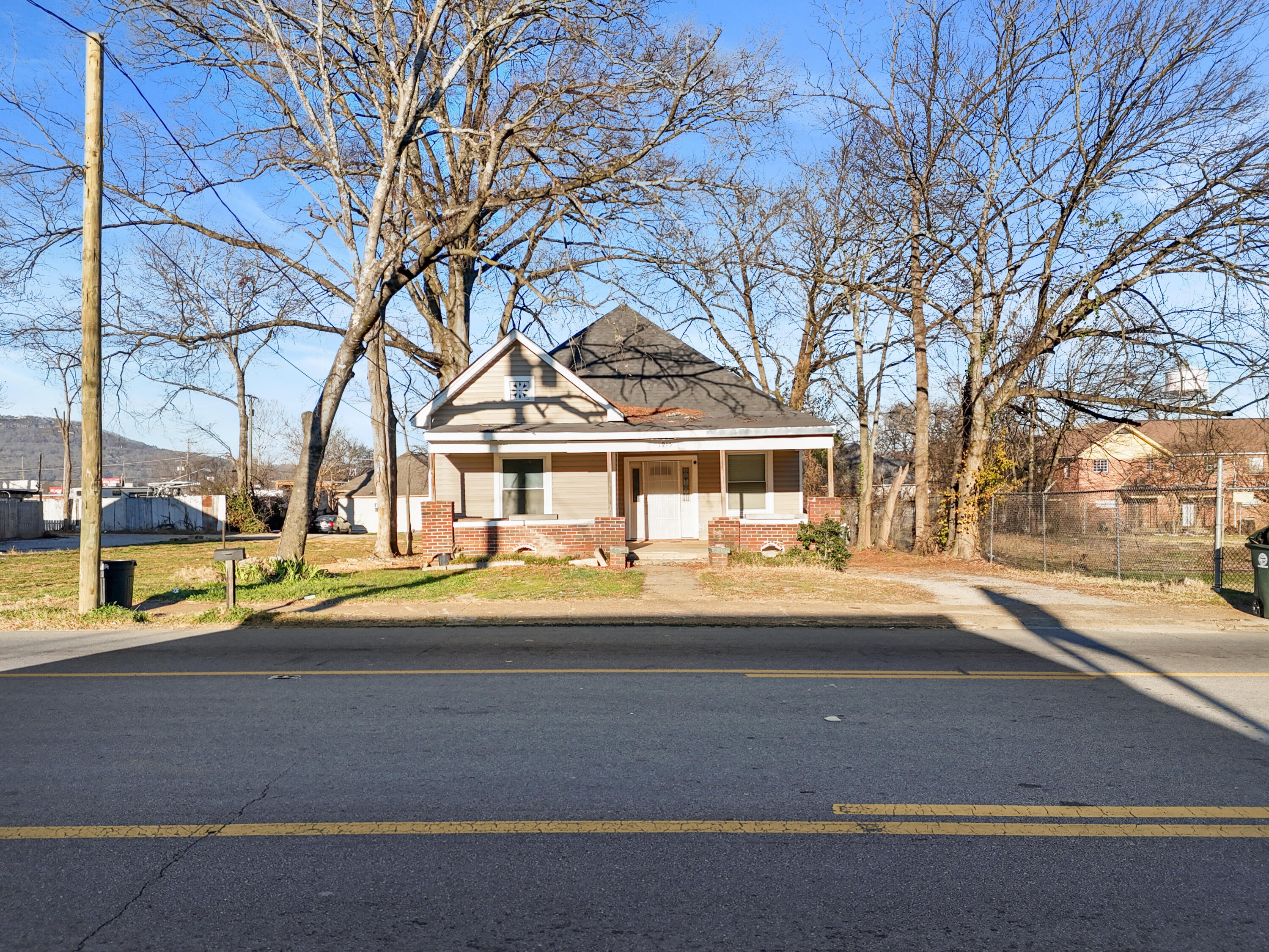 1915 Dodds Avenue Chattanooga, TN 37404 - Photo 28 of 28 dji_20260120221052_0100_d