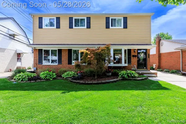 $435,000 | 430 North Batchewana Avenue, Clawson, MI 48017