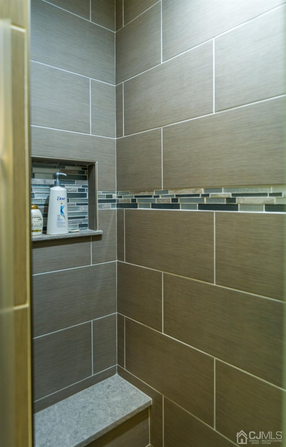 110 Ravine Road Green Brook, NJ 08812 - Photo 20 of 38 a bathroom with a shower