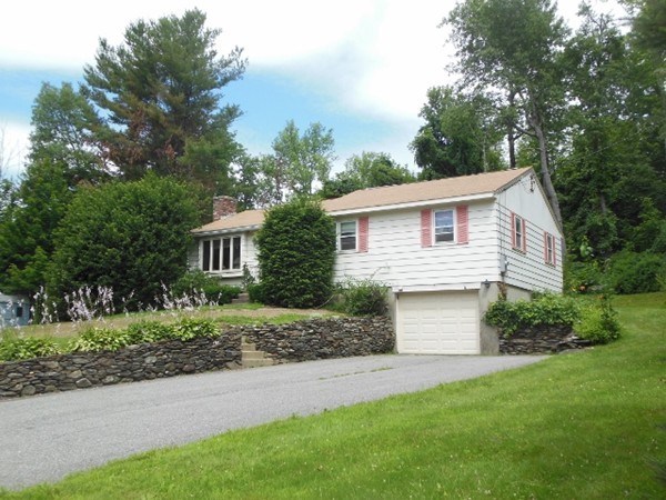 11 Pineview Road Sterling, MA 01564 - Photo 1 of 22