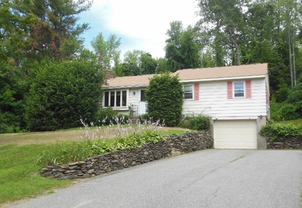 11 Pineview Road Sterling, MA 01564 - Photo 2 of 22