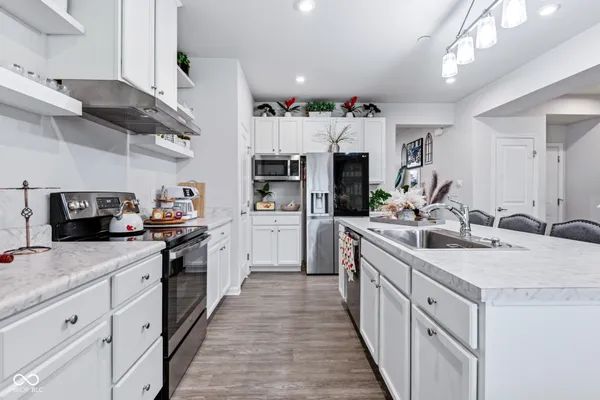$420,000 | 275 Bohicket Road, Whiteland, IN 46184