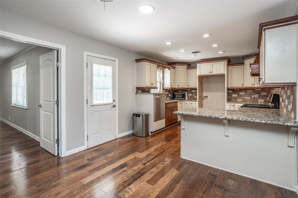 1634 Old Denton Road Gainesville, TX 76240 - Photo 10 of 40 Gallery Image 10