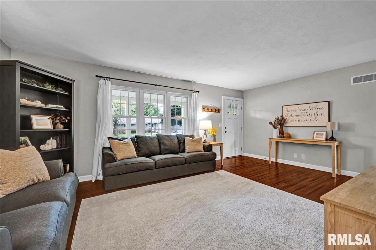 1156 Brentwood Road Morton, IL 61550 - Photo 5 of 43 Gallery Image 5