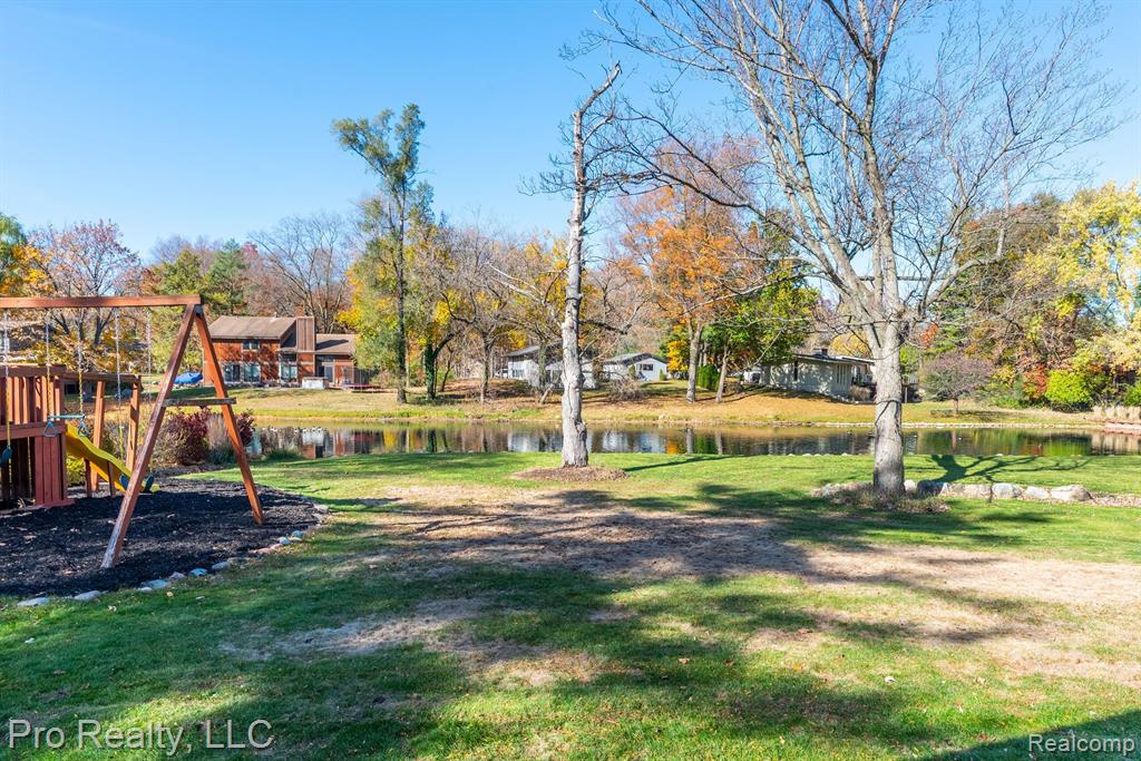 29632 Pond Ridge Road Farmington Hills, MI 48334 - Photo 3 of 32