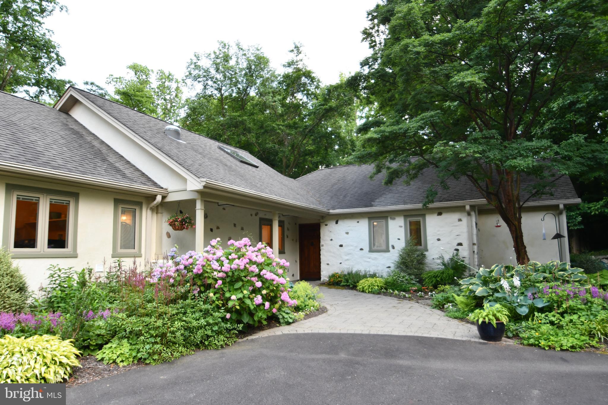 3625 Edencroft Road Huntingdon Valley, PA 19006 - Photo 4 of 55 Exterior Front