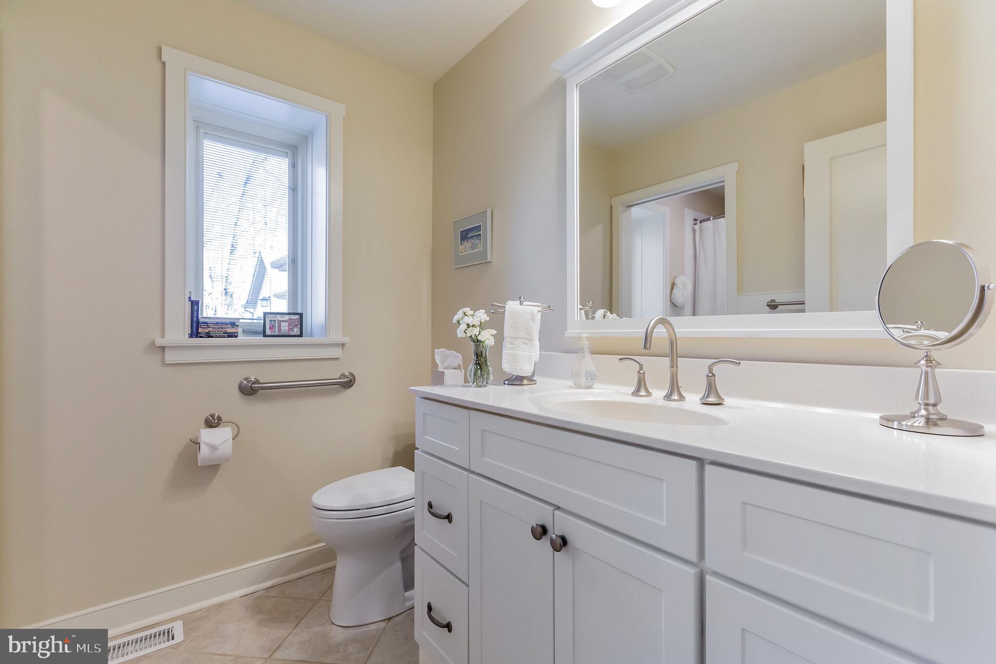 3625 Edencroft Road Huntingdon Valley, PA 19006 - Photo 34 of 55 Hall Bath