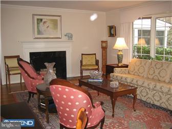770 Hedges Lane Wayne, PA 19087 - Photo 3 of 12 Living Room