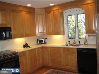 770 Hedges Lane Wayne, PA 19087 - Photo 5 of 12 Kitchen