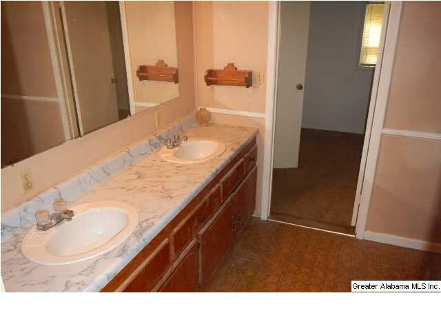 34 Upton Lane Sylacauga, AL 35151 - Photo 7 of 10