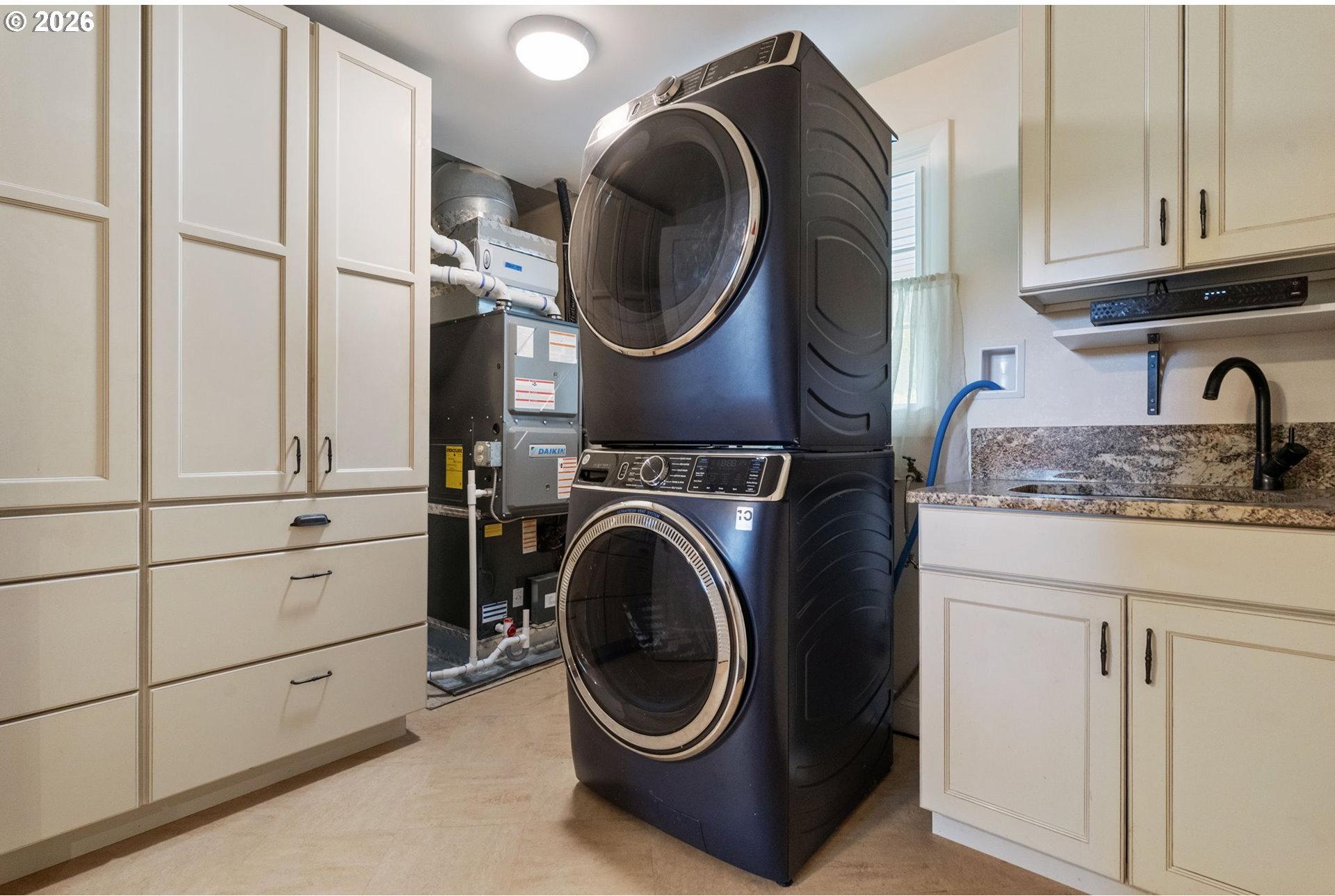 9125 Southwest Garden Home Road Portland, OR 97223 - Photo 21 of 38 Gallery Image 21