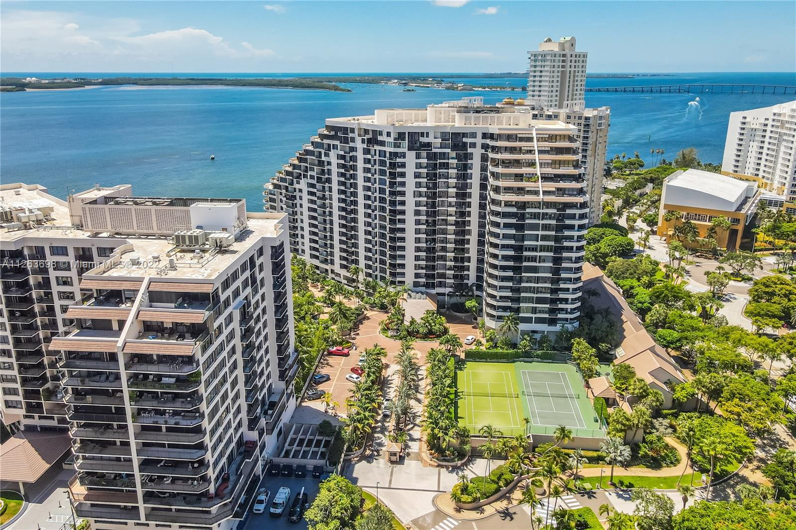520 Brickell Key Drive, Unit A1819 Miami, FL 33131 - Photo 26 of 35 a view of a city