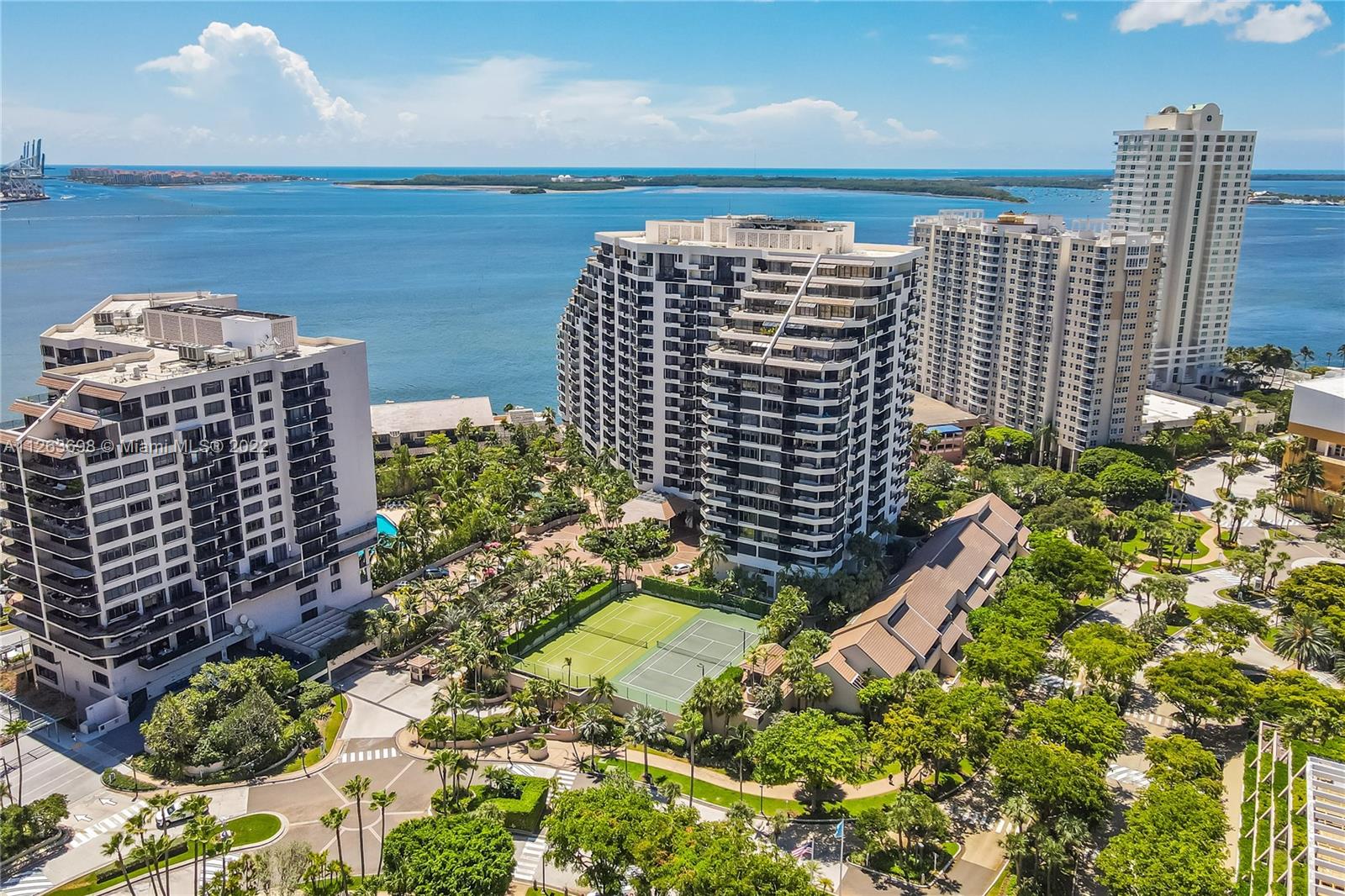 520 Brickell Key Drive, Unit A1819 Miami, FL 33131 - Photo 27 of 35