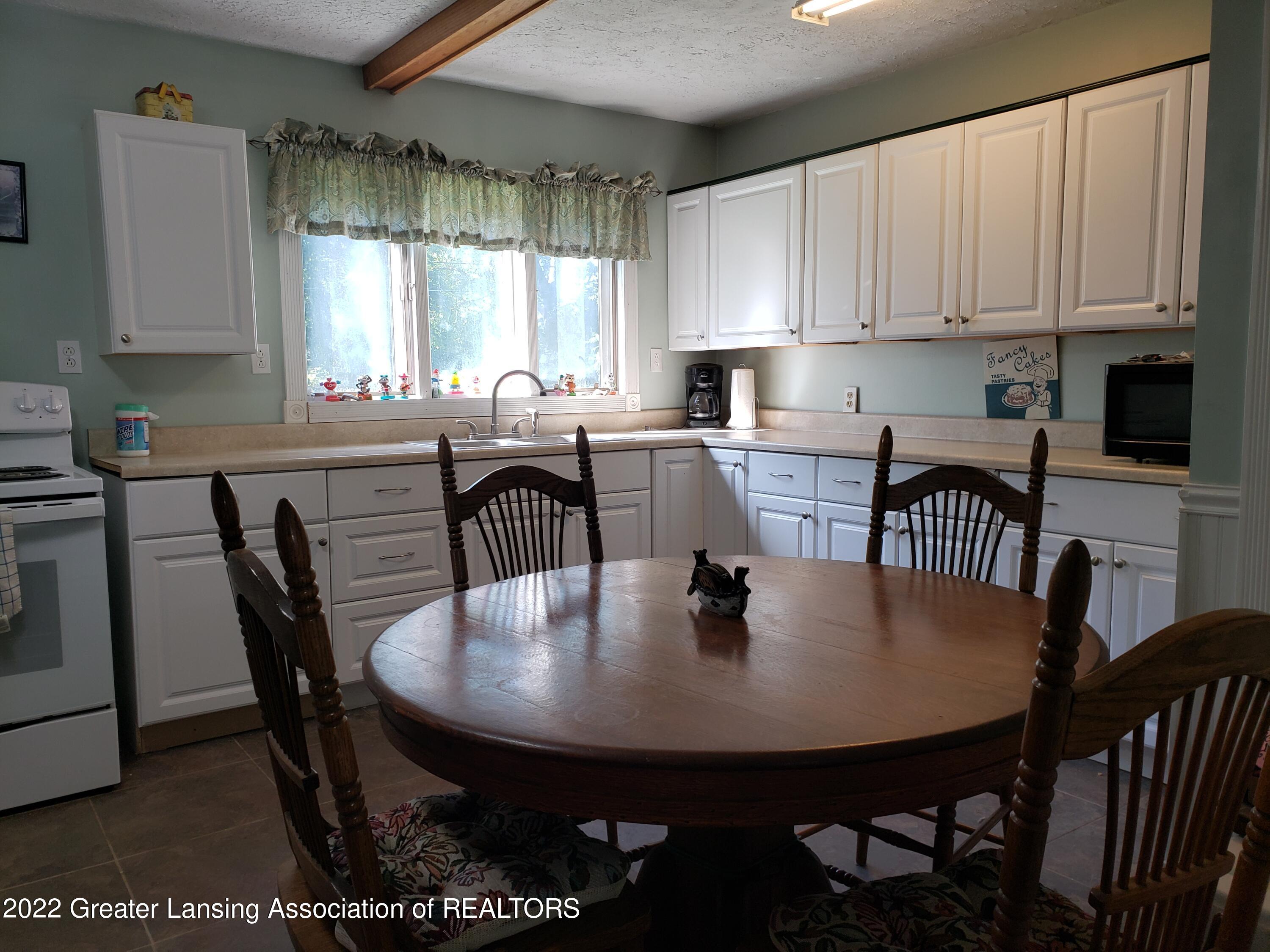 1981 West State Road Lansing, MI 48906 - Photo 7 of 12 Kitchen