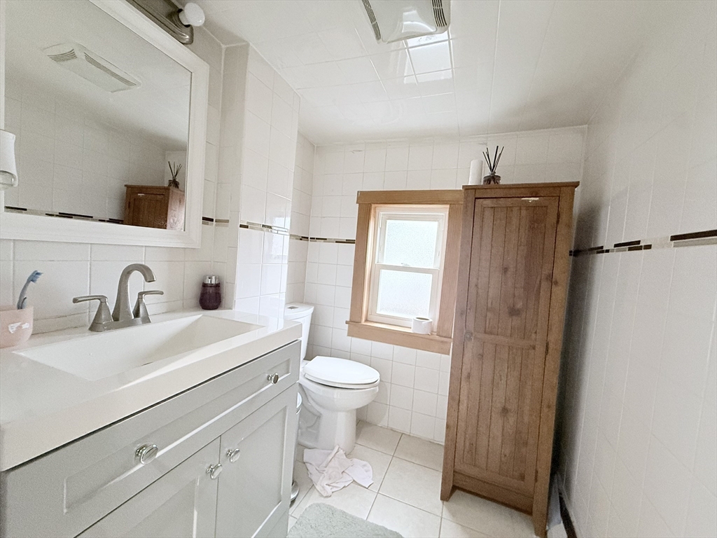 142 Abbott Street Lawrence, MA 01843 - Photo 25 of 30
