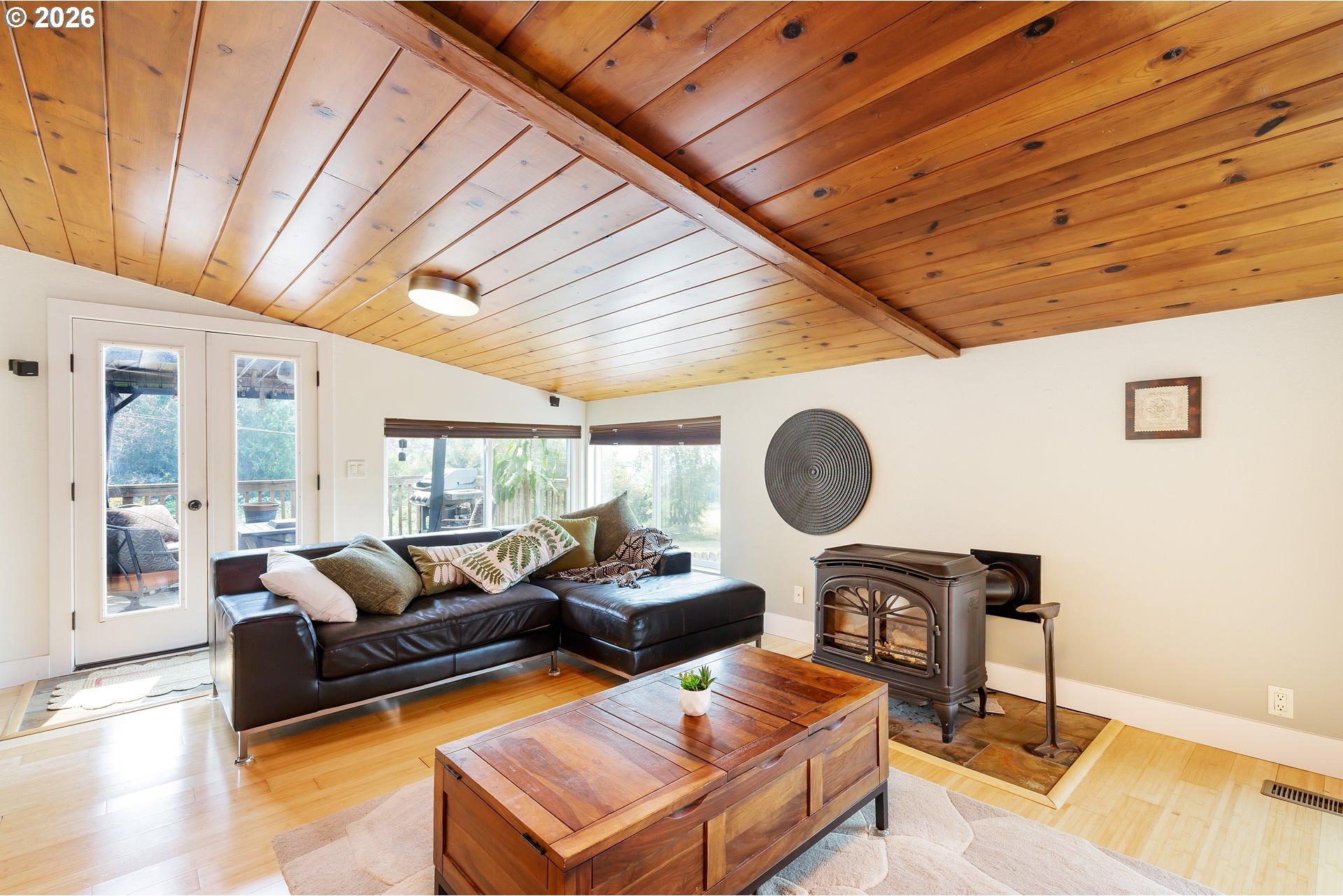 13975 Forsythe Road Oregon City, OR 97045 - Photo 21 of 40 Family Room