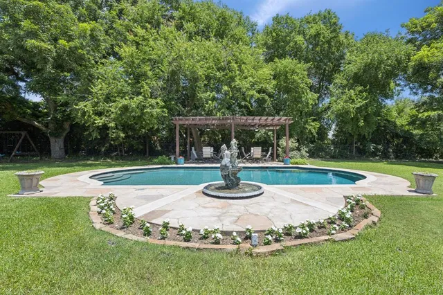 $779,500 | 660 Sorita Circle, Heath, TX 75032
