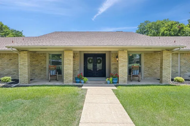 $779,500 | 660 Sorita Circle, Heath, TX 75032
